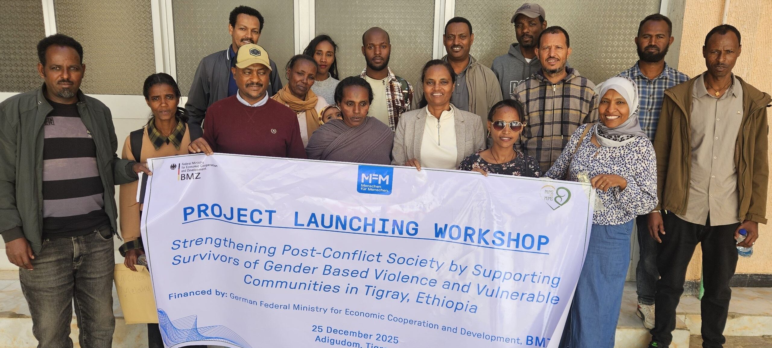 Ein Gruppenfoto mit den Teilnehmerinnen und Teilnehmern beim Kick-off-Meeting zum Start des neuen BMZ-Projekts.