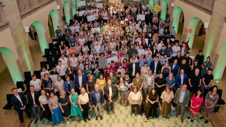 csm_1_Gruppenfoto_Preisverleihung_2026_ee0cb6df4b-aspect-ratio-16-9-768x432